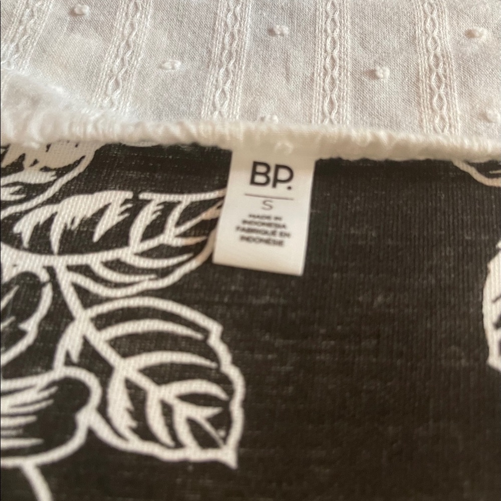 BP. Ruched Puff Sleeve Top - Picture 6 of 6
